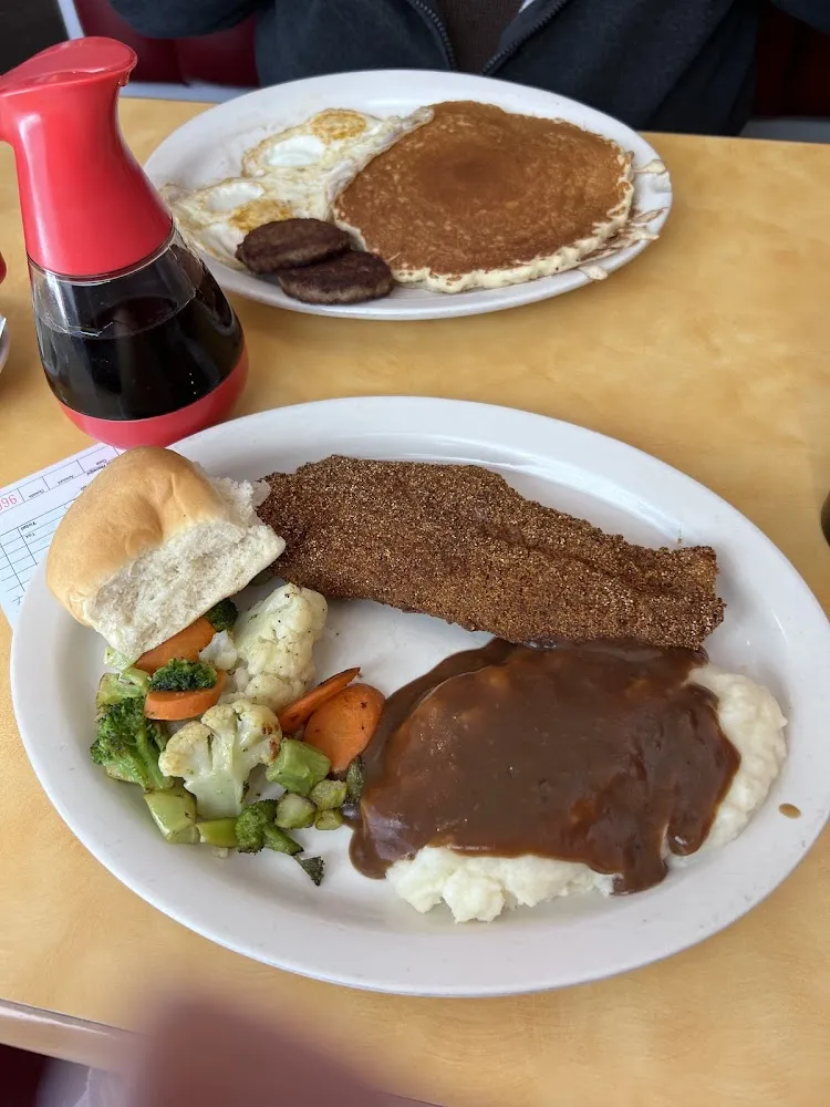 Catfish Mashed Potatoes and Gravy